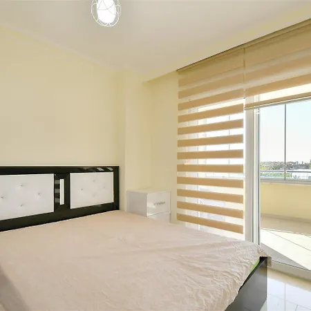 Stone Peaceful Beachfront Living, 2-bedroom In Demirtas *