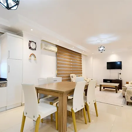 Stone Peaceful Beachfront Living, 2-bedroom In Demirtas *